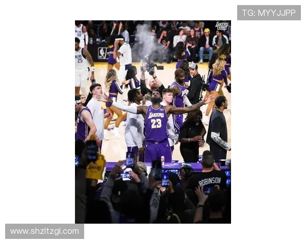 湖人逆转勇士詹姆斯里程碑之夜西部格局再起波澜季后赛席位竞争升温